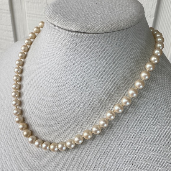 Vintage petite single strand pearl bead necklace - Picture 2 of 5